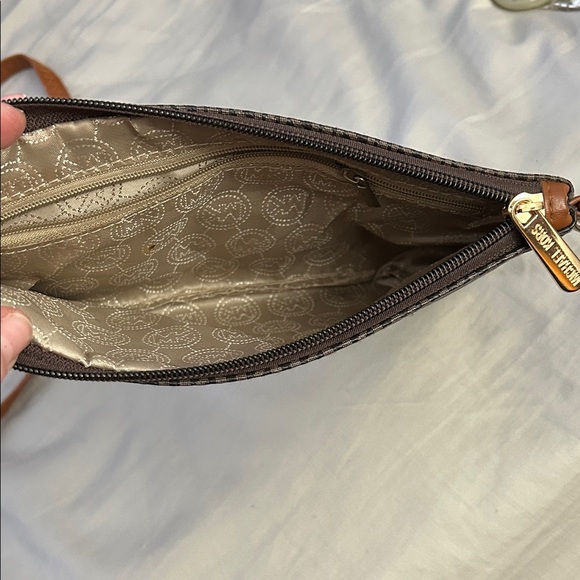 MK crossbody, small clutch - Picture 2 of 2